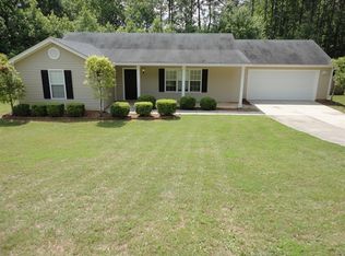 1028 Grey Fox Ln, Auburn, GA 30011