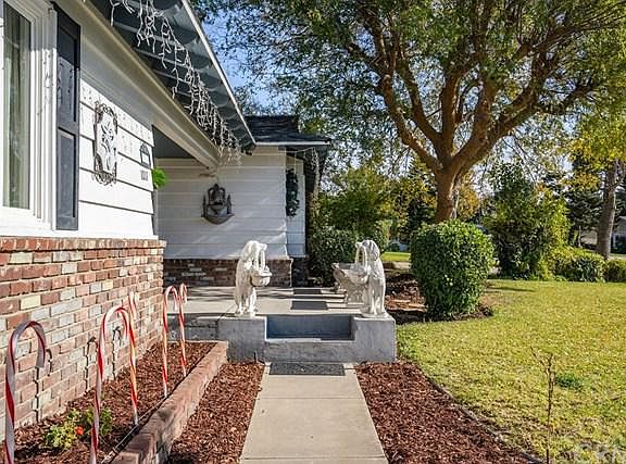 3rd image of 1011 E Whitcomb Ave