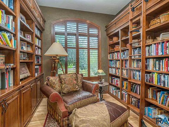 3rd image of 8300 S Timber Oak Cir