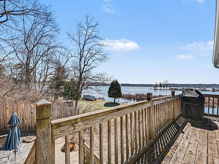 5884 Rays Dr — Photo 23