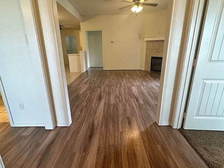 6133 72nd Pl #B — Photo 3