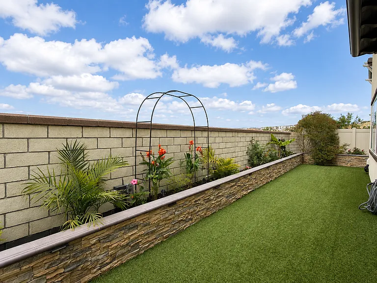 586 Gateway Ln — Photo 45