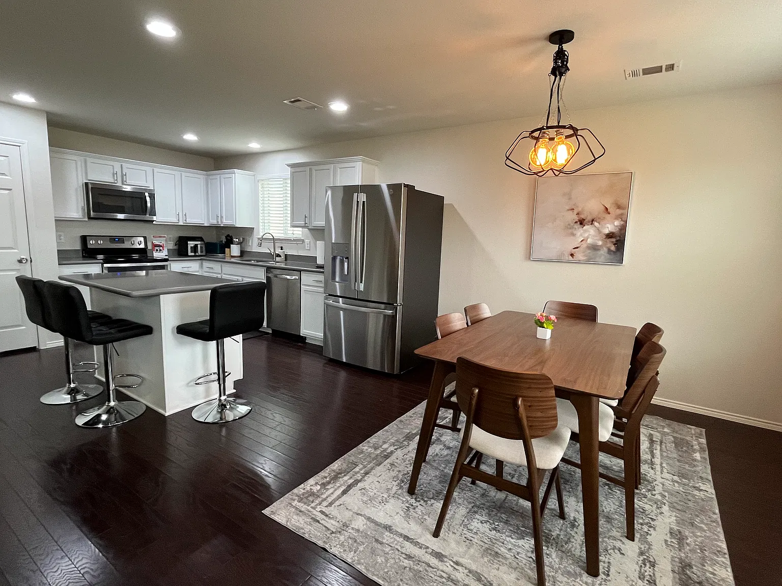 3 bed, 1471 sqft, $2,950 — Photo 1