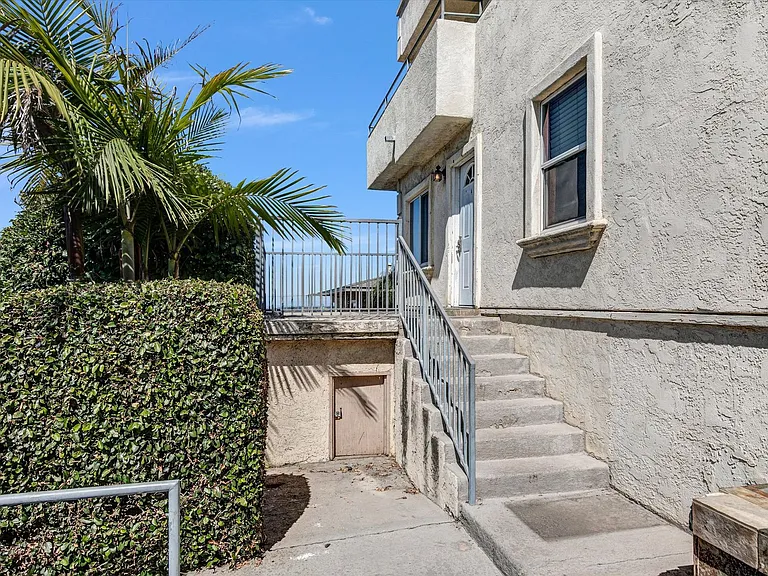 5860 - 5864 Mildred Street — Photo 22