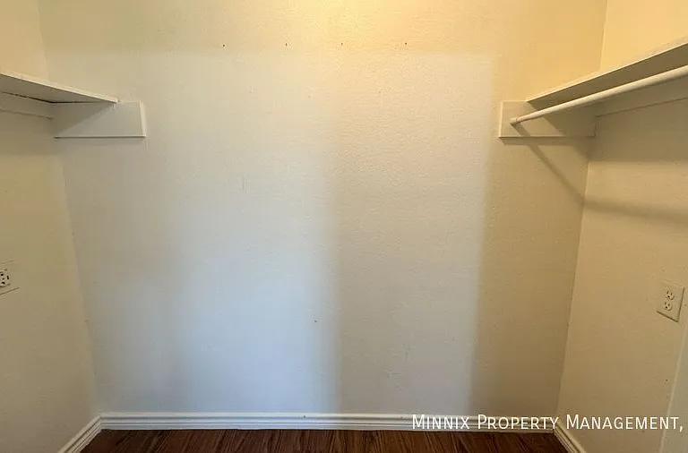 755 W Knox St #FS-1 — Photo 14