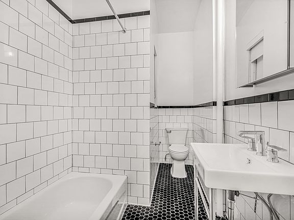 5th image of 1420 3rd Ave APT 2RN