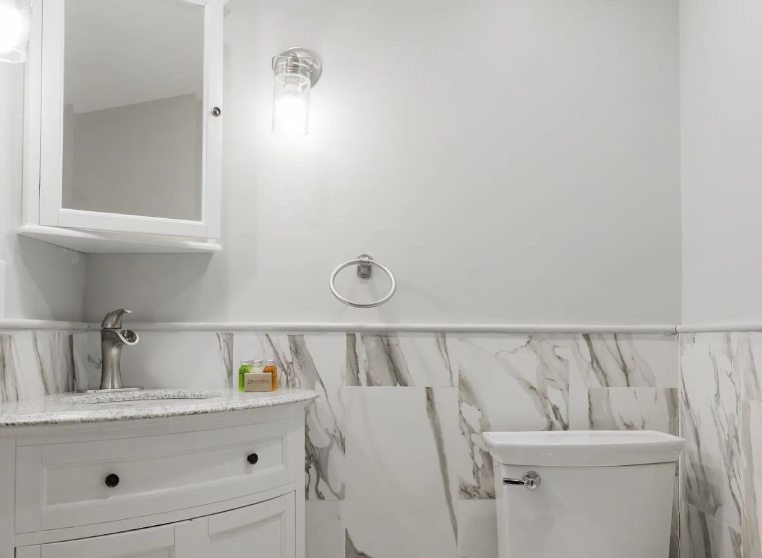 4 bed, 2.0 bath, 800 sqft, $6,000 — Photo 3