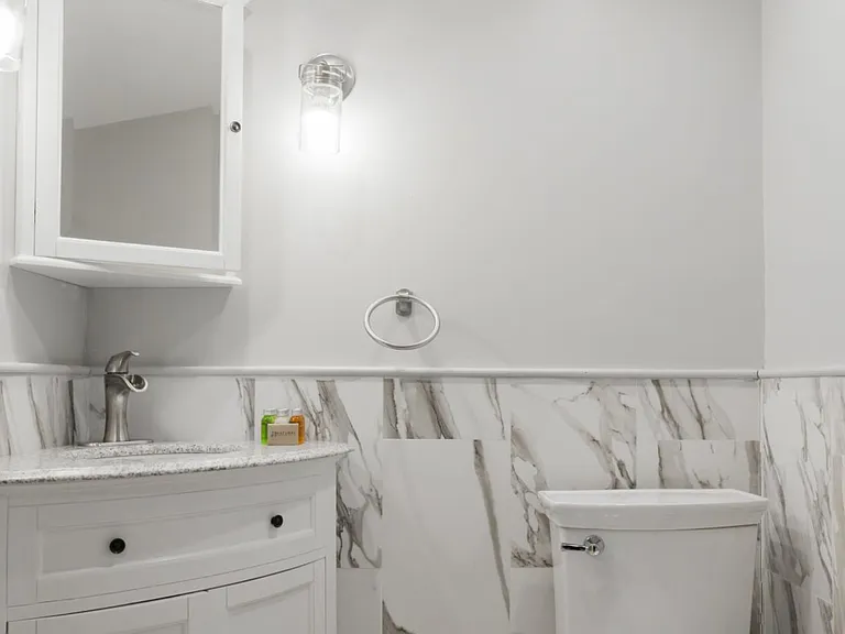 7 Story St #B — Photo 3