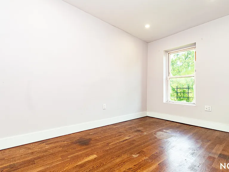 135 Decatur St #3R — Photo 8