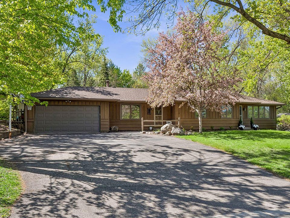 1st image of 1105 Lakeview Dr