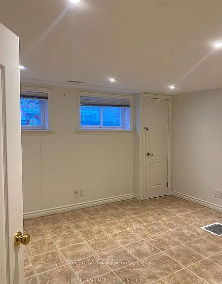 111 Clifton Ave #BASEMENT — Photo 13