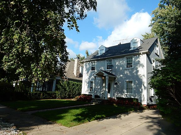 4th image of 538 Saint Clair St