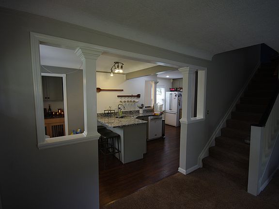 2nd image of 2728 Royal Ave