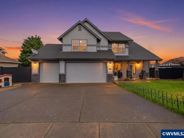 946 Reagan Ave NW, Salem, OR 97304