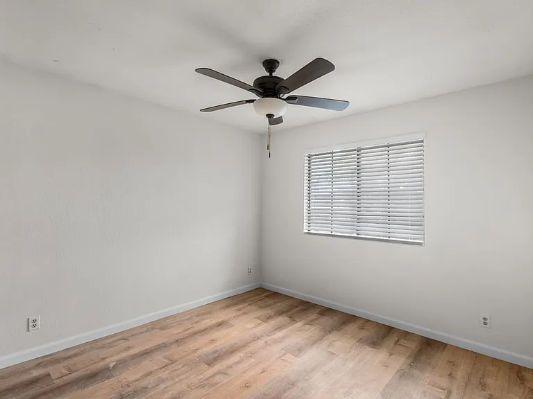 1143 N Ironwood Ct #N — Photo 12