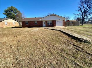 709 S Railroad St, Poteau, OK 74953