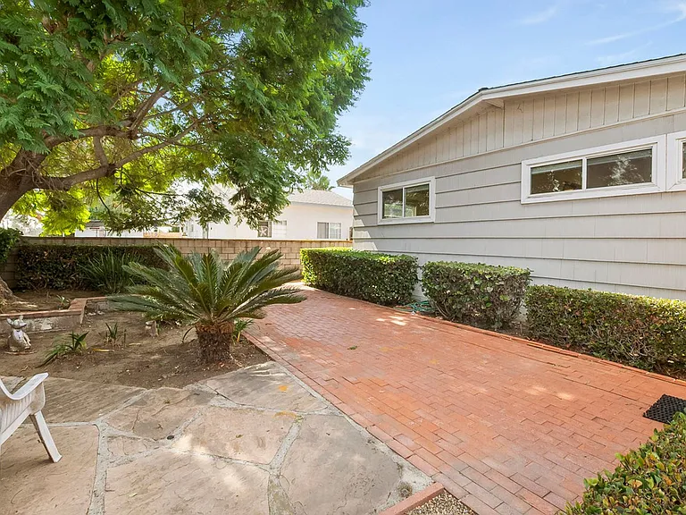 4665 Terry Ln — Photo 24