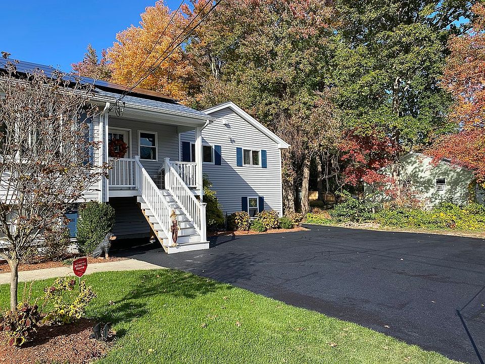 2nd image of 4 Kensington Dr