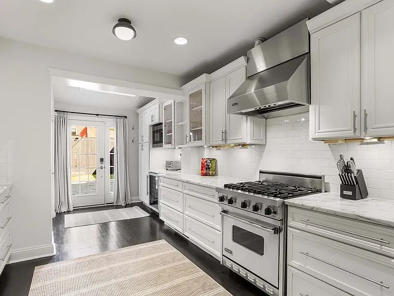 1313 22nd St NW — Photo 12