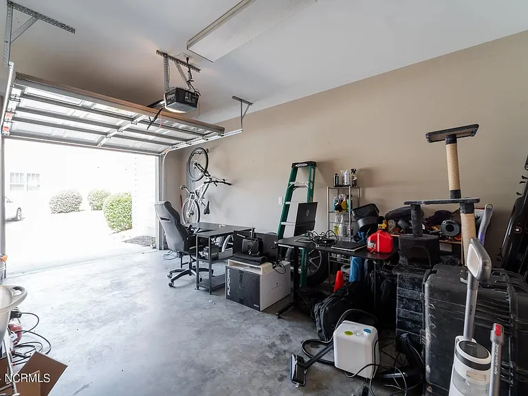 177 Pinebranch Ct — Photo 32