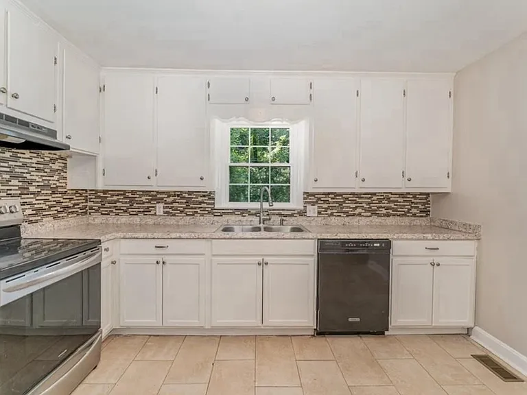 3035 Ridgemeadow Dr — Photo 10