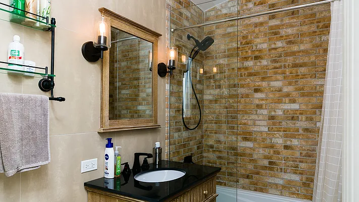 Rented by Nooklyn NYC LLC | media 43