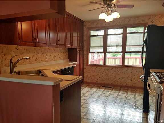 4th image of 2515 Parker Blvd
