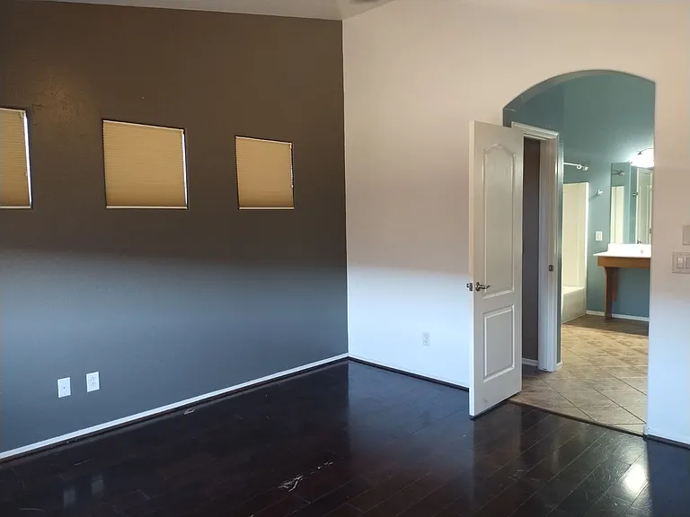 25876 W Elizabeth Ave — Photo 14