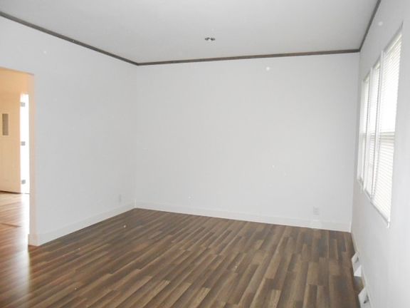 2nd image of 818 E Indiana Ave
