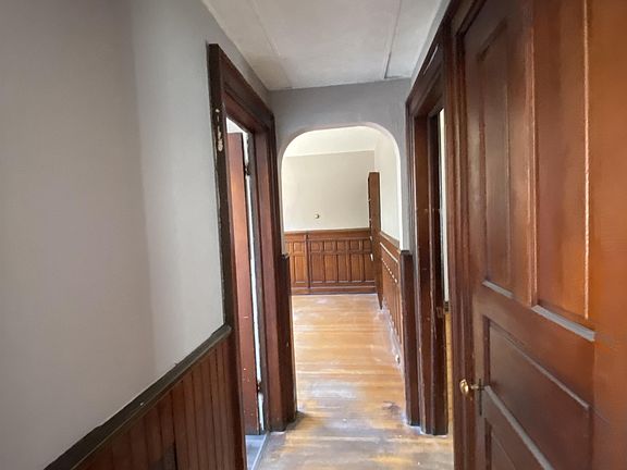 2nd image of 376 Glenwood Ave Unit 3