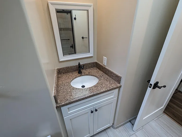 1090 Wanda Ave #B — Photo 15