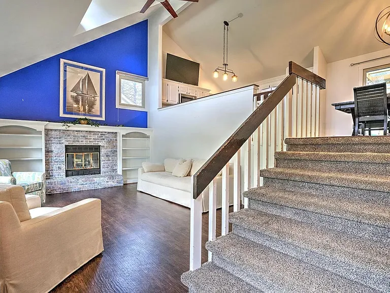 1329 Scott Rd — Photo 8