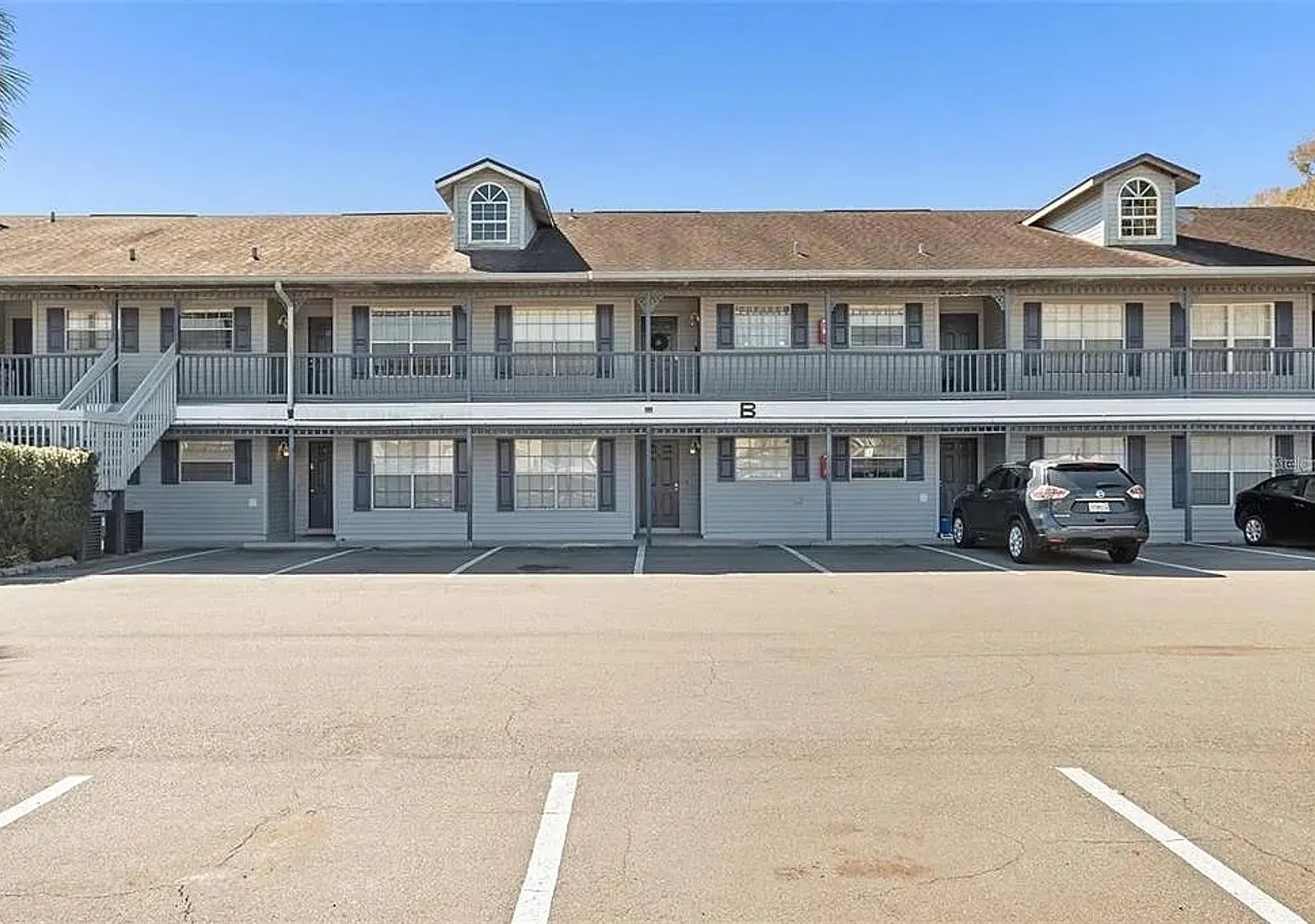 2 Bed 2 Bath 1st Floor Condo With Pool And Washer Dryer Hook Ups also accepting Section 8 Weclome... — Photo 2
