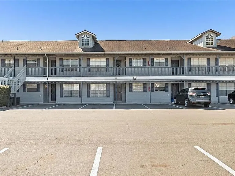 313 Dirksen Dr #B5 — Photo 2