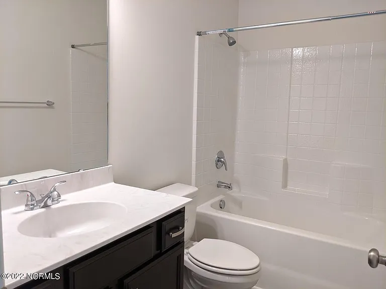 325 Sequoia Dr — Photo 12