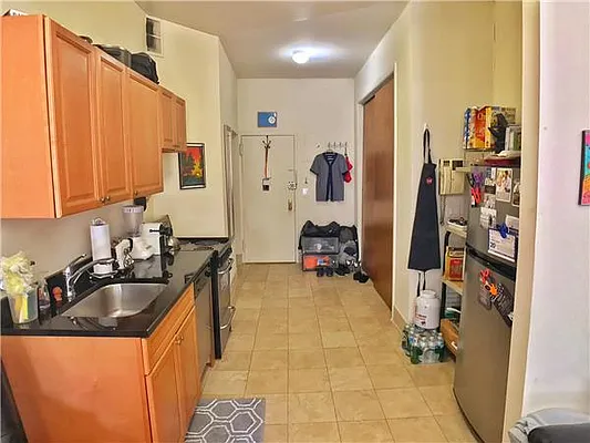 Rented by Century 21 Metropolitan | media 33