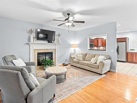 3rd image of 2535 Kensington Way