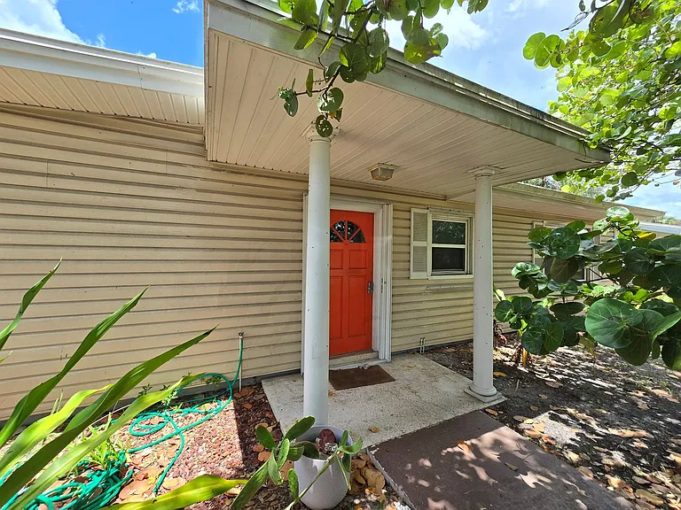 6346 Beechwood Ave — Photo 1