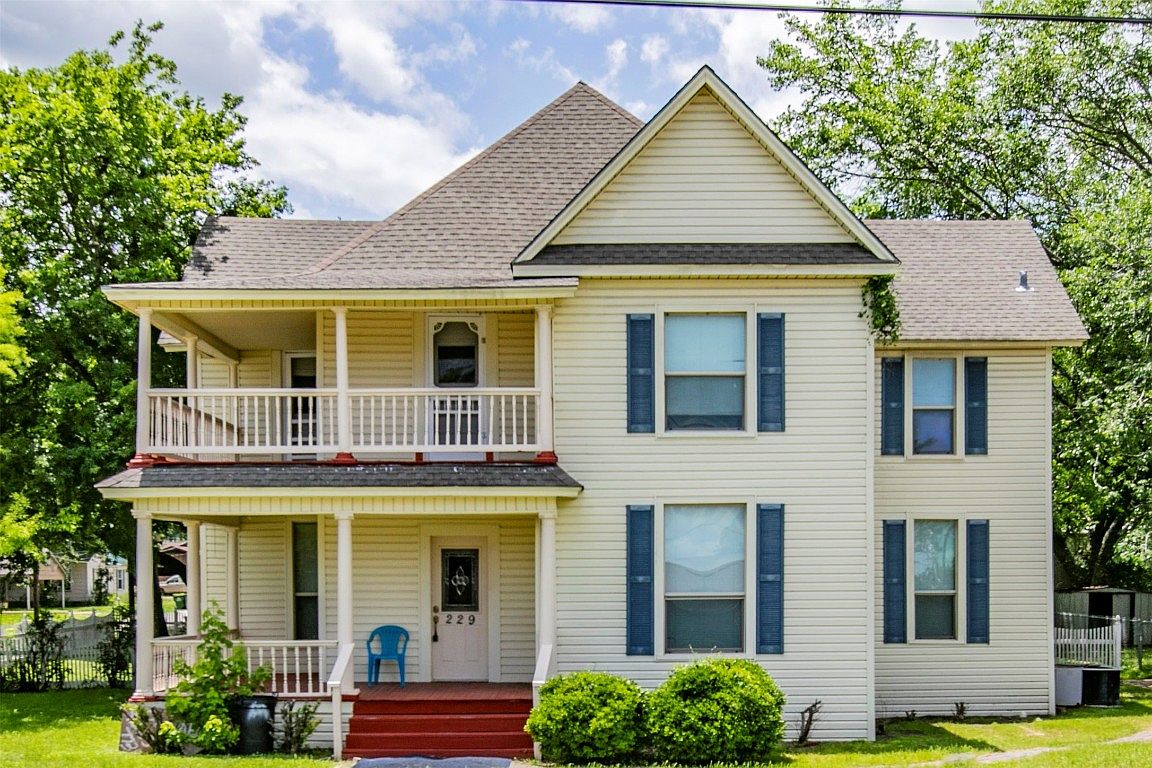 229 College St, Italy, TX 76651 Zillow