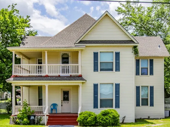 229 College, Italy, TX 76651