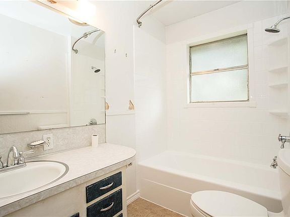 5th image of 8801 Parkfield Dr