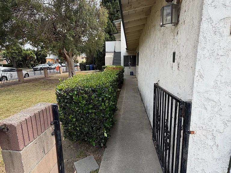 12004 Sylvester St #12004 — Photo 20