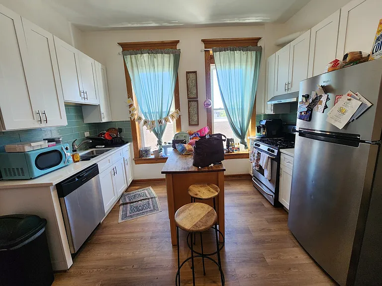 2404 W Superior St #3E — Photo 9