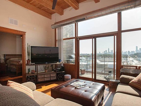 4th image of 500 N Damen Ave APT 404
