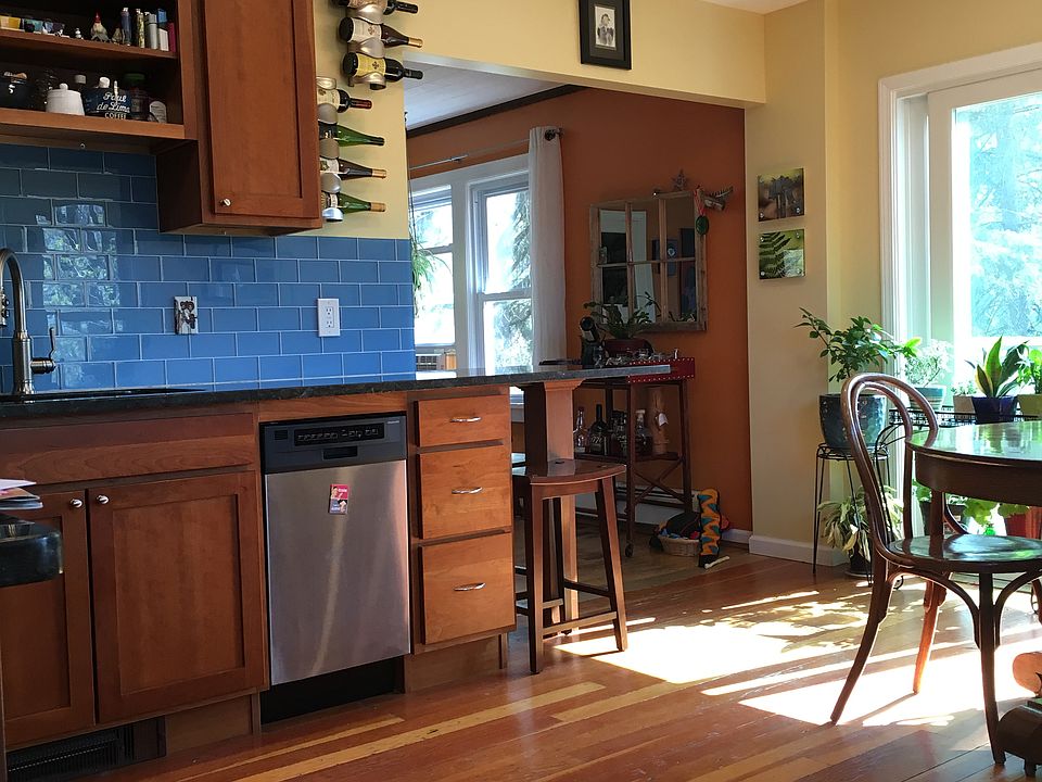 Bright and open kitchen 