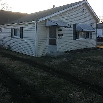 1st image of 652 N High St