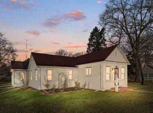 516 W 2nd St, Momence, IL 60954