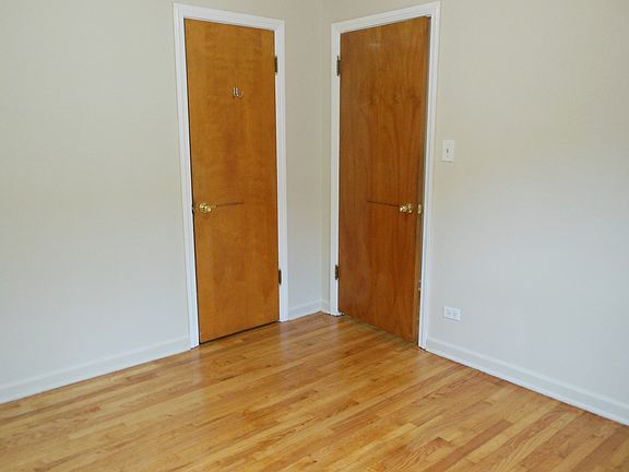 5th image of 6620 N Seeley Ave #2-A