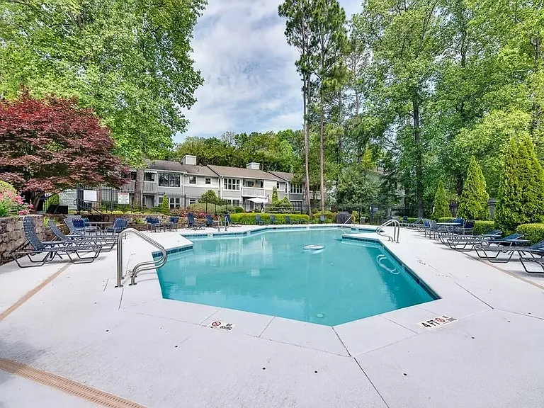 1400 Summit North Dr NE — Photo 18