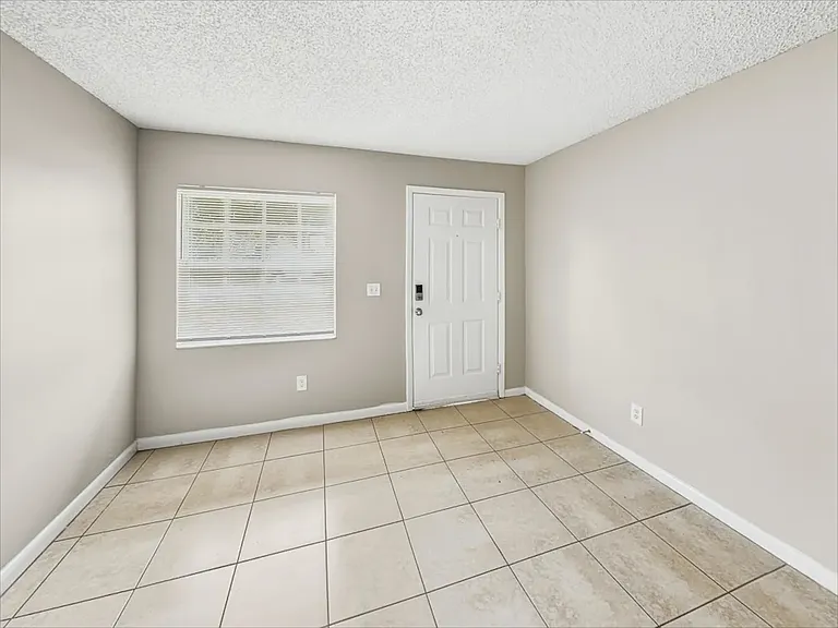 1360 S Washington Ave — Photo 6
